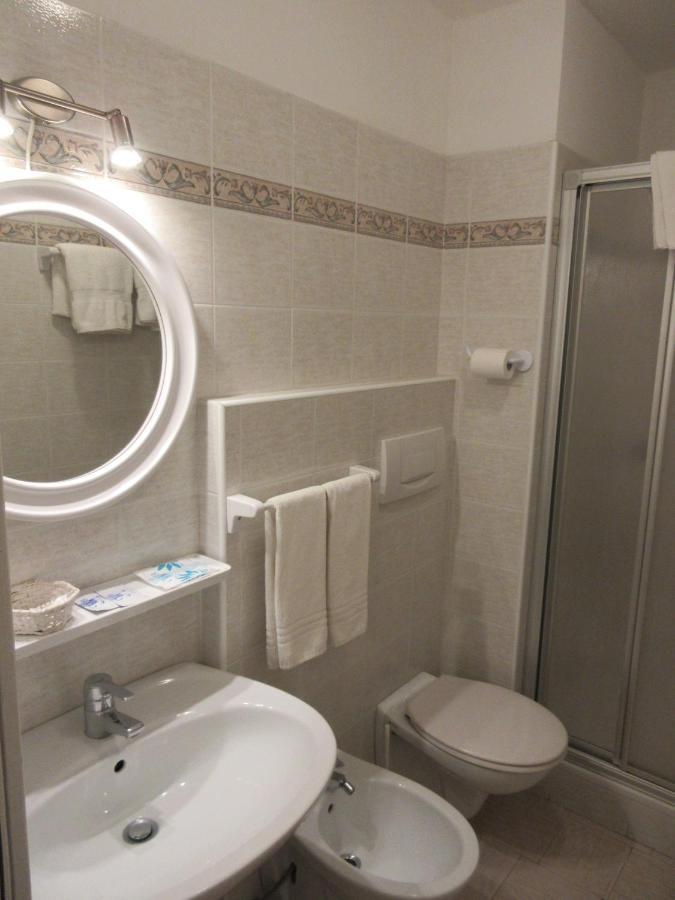 Albergo Lucia Тезеро Екстериор снимка